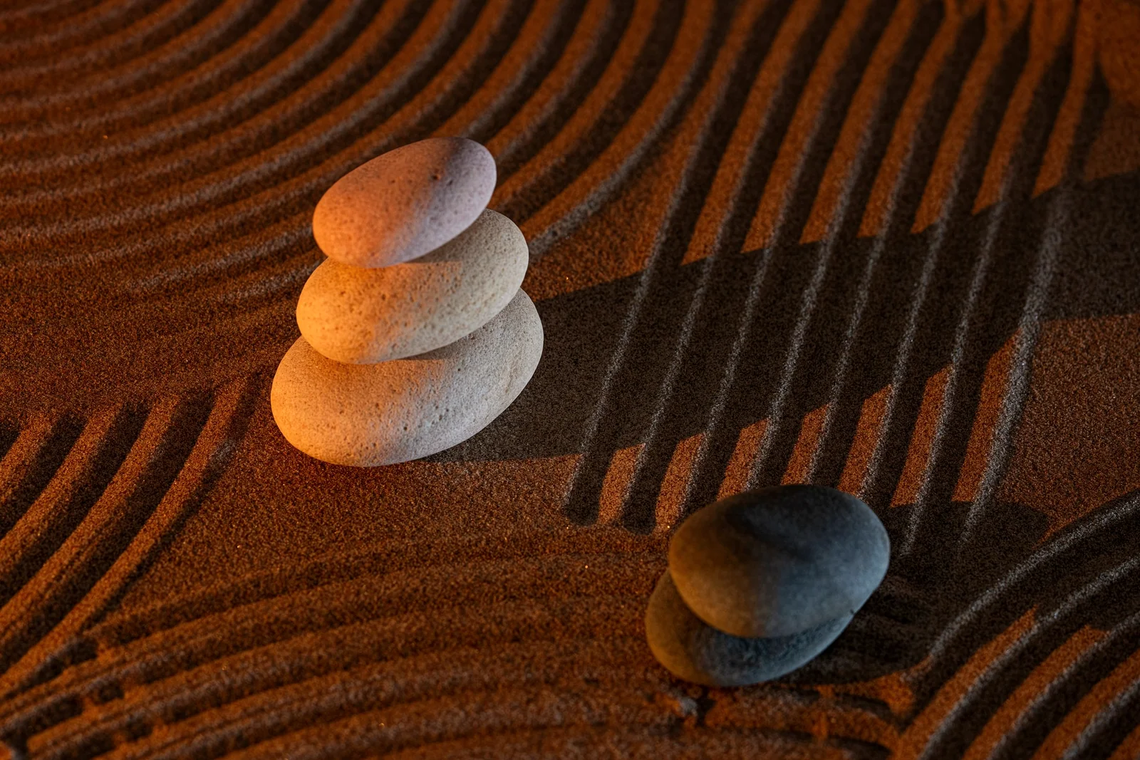 三原型如何對話：核心、隱藏、萌芽的內在組合學